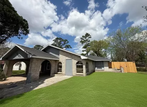 6431 Harcourt Dr, Houston, TX 77016