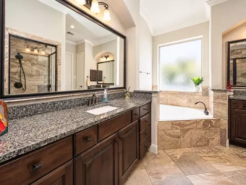 Bath - 3718 Pinebrook Hollow Ln, Spring, TX 77386 photo 4 of 5