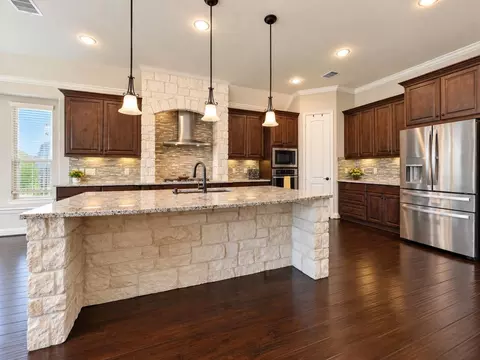 Kitchen - 3718 Pinebrook Hollow Ln, Spring, TX 77386 photo 5 of 5