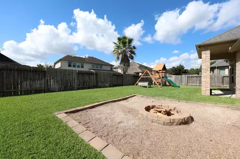 Exterior - 3718 Pinebrook Hollow Ln, Spring, TX 77386 photo 5 of 11
