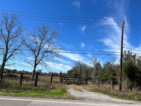 1320 Avenue L, Santa Fe, TX 77510