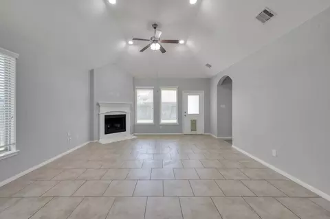 Living - 5615 Glenfield Spring Ln, Spring, TX 77389 photo 2 of 4