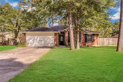914 Mesquite Dr, Magnolia, TX 77354