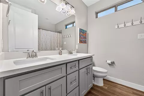 Bath - 12469 Pebble View Dr, Conroe, TX 77304 photo 1 of 8