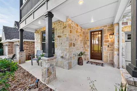 Exterior - 12469 Pebble View Dr, Conroe, TX 77304 photo 3 of 10