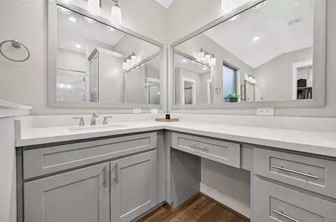 Bath - 12469 Pebble View Dr, Conroe, TX 77304 photo 6 of 8