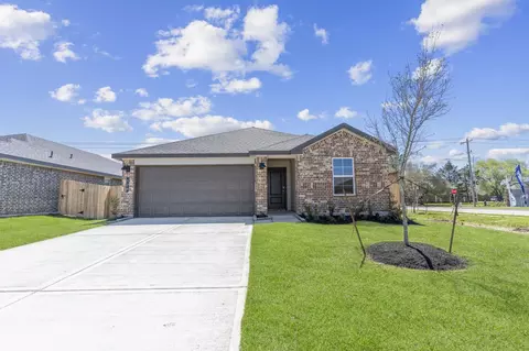 3 Robin Ct, Angleton, TX 77515 photo 1