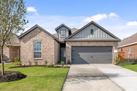 8915 New Jade Dr, Iowa Colony, TX 77583