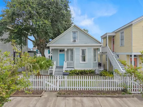 2115 Avenue O 12, Galveston, TX 77550