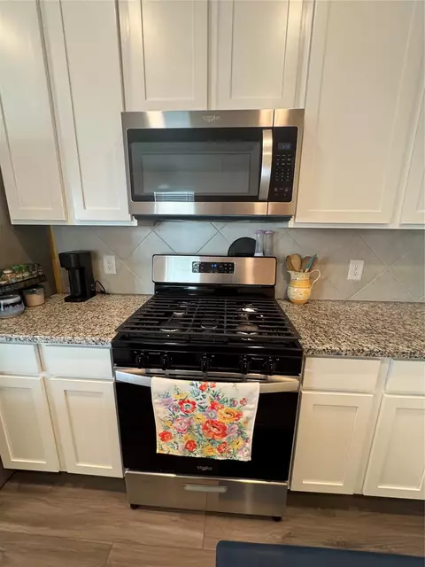 Kitchen - 2441 Shellcracker Dr, Conroe, TX 77384 photo 2 of 6
