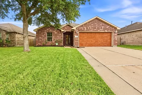 379 Henry St, Alvin, TX 77511