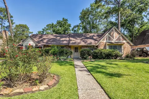 5310 Boyce Springs Dr, Houston, TX 77066