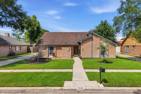 15226 Windy Cove Dr, Houston, TX 77095