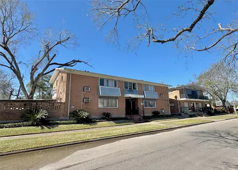 2712 Oakcliff St, Houston, TX 77023