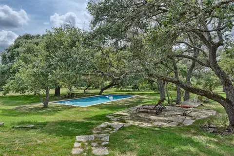 Exterior - 2003 Oakridge Rd, Weimar, TX 78962 photo 5 of 9
