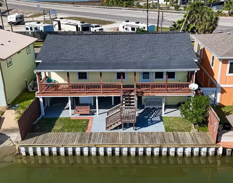 11 Highland Dr, Hitchcock, TX 77563