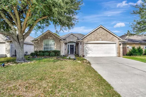 1718 Buckingham Dr, Pasadena, TX 77504