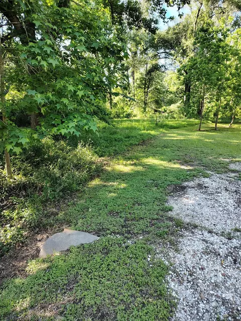 101 Pine Bend Ct, Cleveland, TX 77327