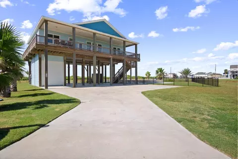 708 Colby Ct, Port Bolivar, TX 77650