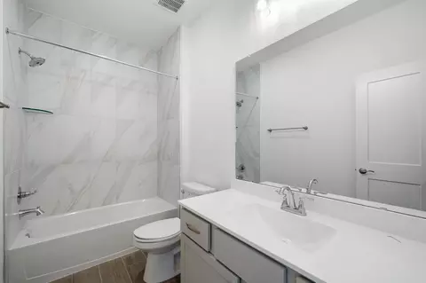 Bath - 511 Abcot Ranger Ct, Willis, TX 77318 photo 2 of 2