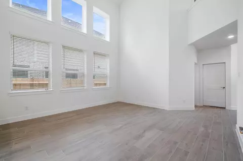 Living - 511 Abcot Ranger Ct, Willis, TX 77318 photo 2 of 3
