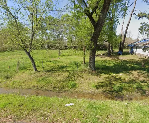 8709 Sunderland Rd, Houston, TX 77028