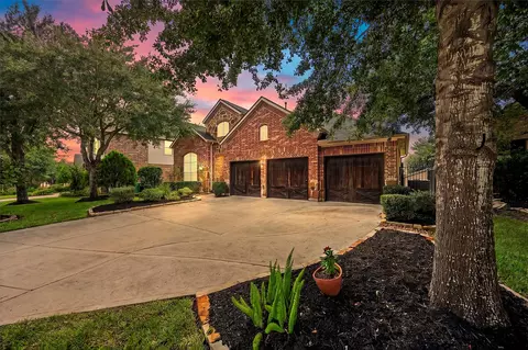 35 Woodmoor Pl, Magnolia, TX 77354