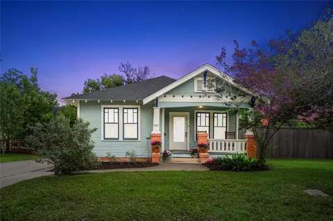 907 Clinton St, Brenham, TX 77833