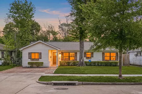 1962 Norcrest Dr, Houston, TX 77055