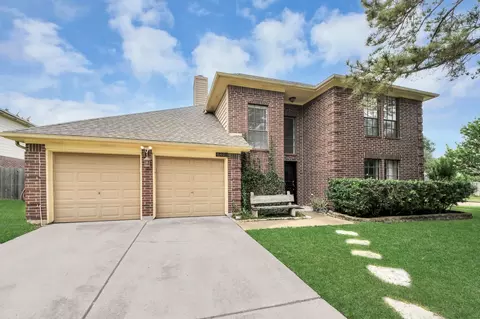 8402 Rose Garden Dr, Houston, TX 77083