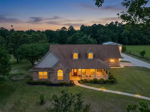 101 Pine Crest Dr, Huntsville, TX 77320