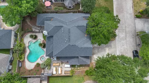 6723 Mossridge Dr, Houston, TX 77069