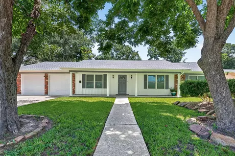 802 W Sterling St, Baytown, TX 77520
