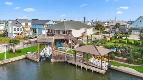 22102 Pecos Dr, Galveston, TX 77554