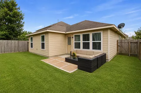 Exterior - 9951 Chimney Swift Ln, Conroe, TX 77385 photo 6 of 8
