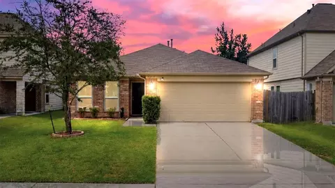 Exterior - 9951 Chimney Swift Ln, Conroe, TX 77385 photo 1 of 8