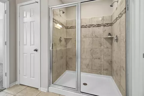 Bath - 9951 Chimney Swift Ln, Conroe, TX 77385 photo 4 of 5