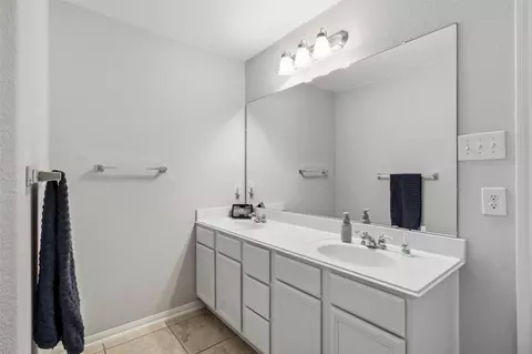 Bath - 9951 Chimney Swift Ln, Conroe, TX 77385 photo 3 of 5