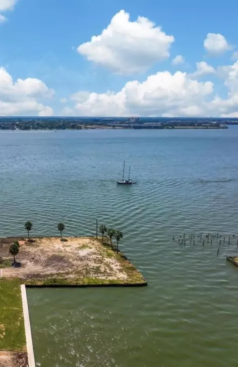 4413 Tucker Ln, Seabrook, TX 77586