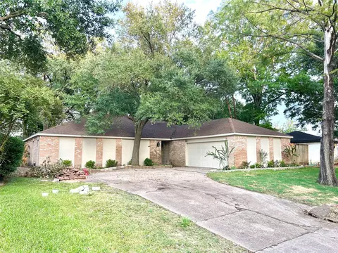 963 Coachlight, Houston, TX 77077