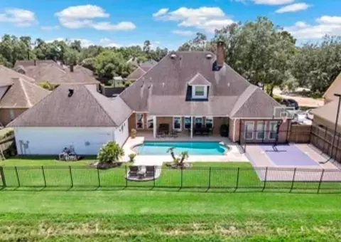 6180 Sheridan Oaks Dr, Beaumont, TX 77706