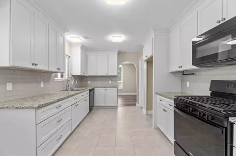 Kitchen - 6530 Bayonne Dr, Spring, TX 77389 photo 2 of 2