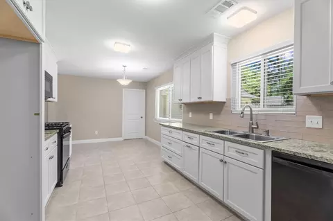 Kitchen - 6530 Bayonne Dr, Spring, TX 77389 photo 1 of 2