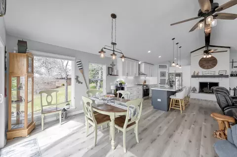 Dining - 329 Sassafras Dr, Trinity, TX 75862 photo 2 of 4