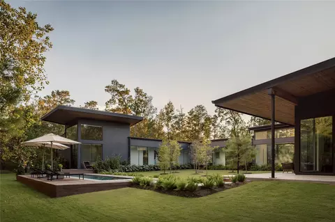 12041 Oak Forest Ln, Conroe, TX 77385