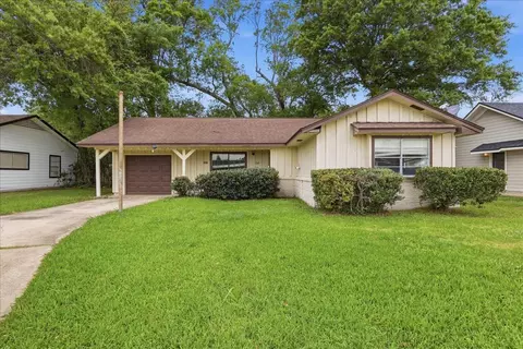1732 Greenbriar Ave, Orange, TX 77632