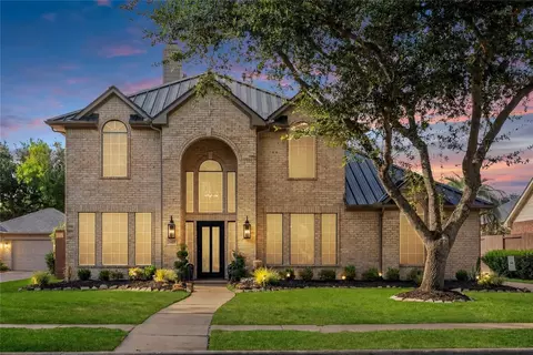 2437 La Rochelle Ct, Seabrook, TX 77586