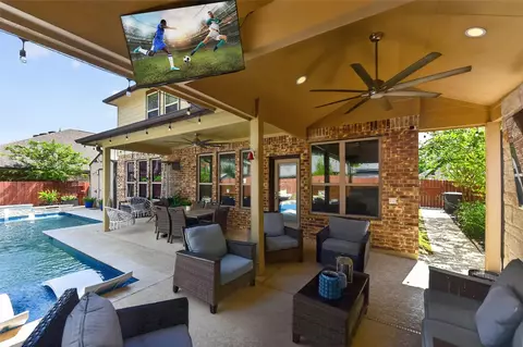 802 S Chamfer Way, Crosby, TX 77532