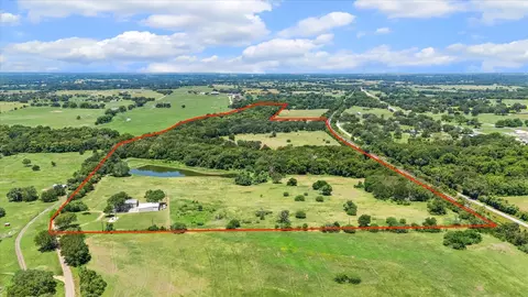 1601 Babylon Ln, Schulenburg, TX 78956