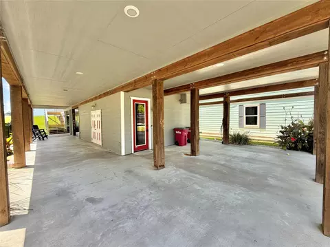 Exterior - 217 S Front St, Freeport, TX 77541 photo 2 of 5
